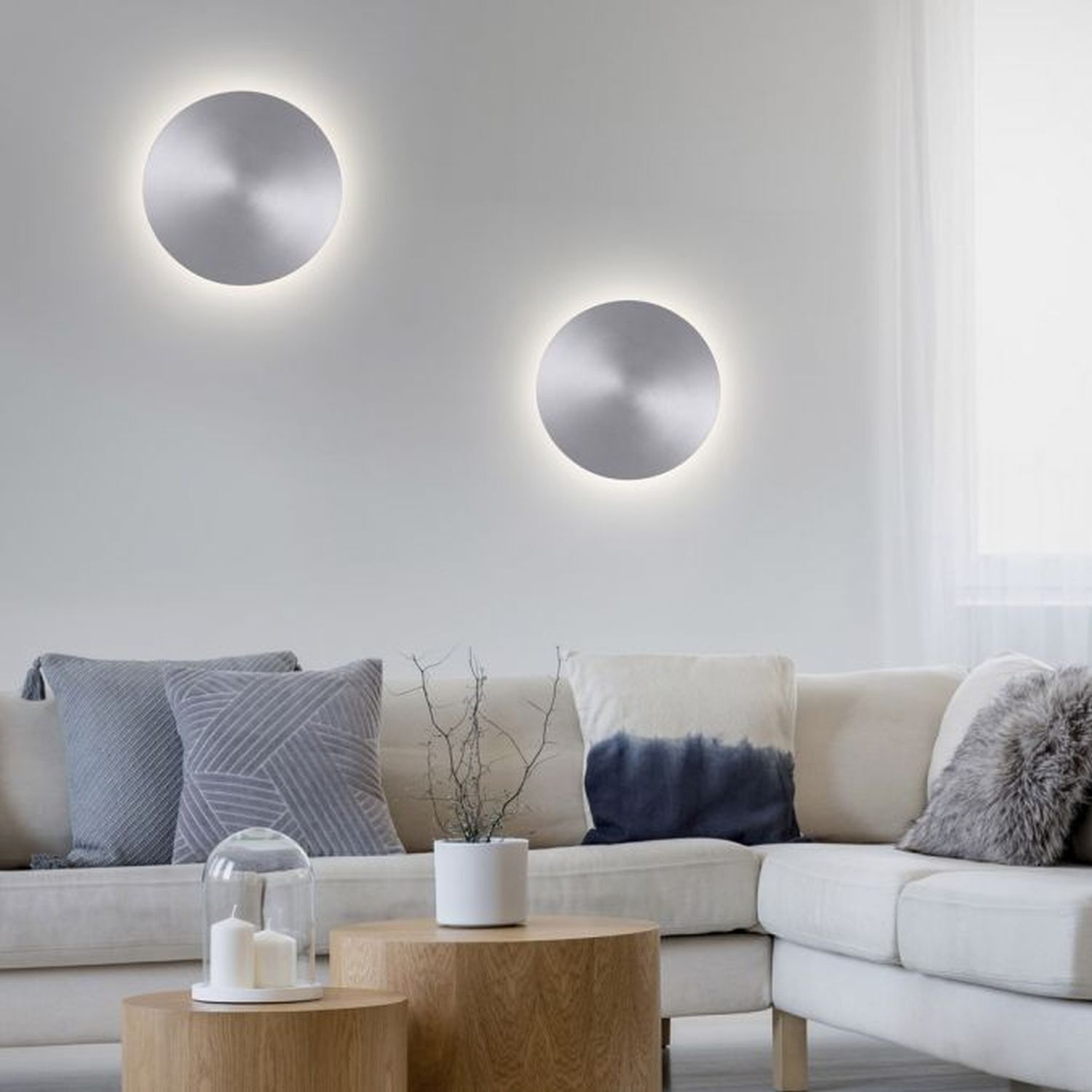 Dimmbare LED Akku Wandlampe Fernbedienung 1 W in Silber Couch, Dekoration für Zuhause, Wohnzimmer, Innenarchitektur, Tabelle