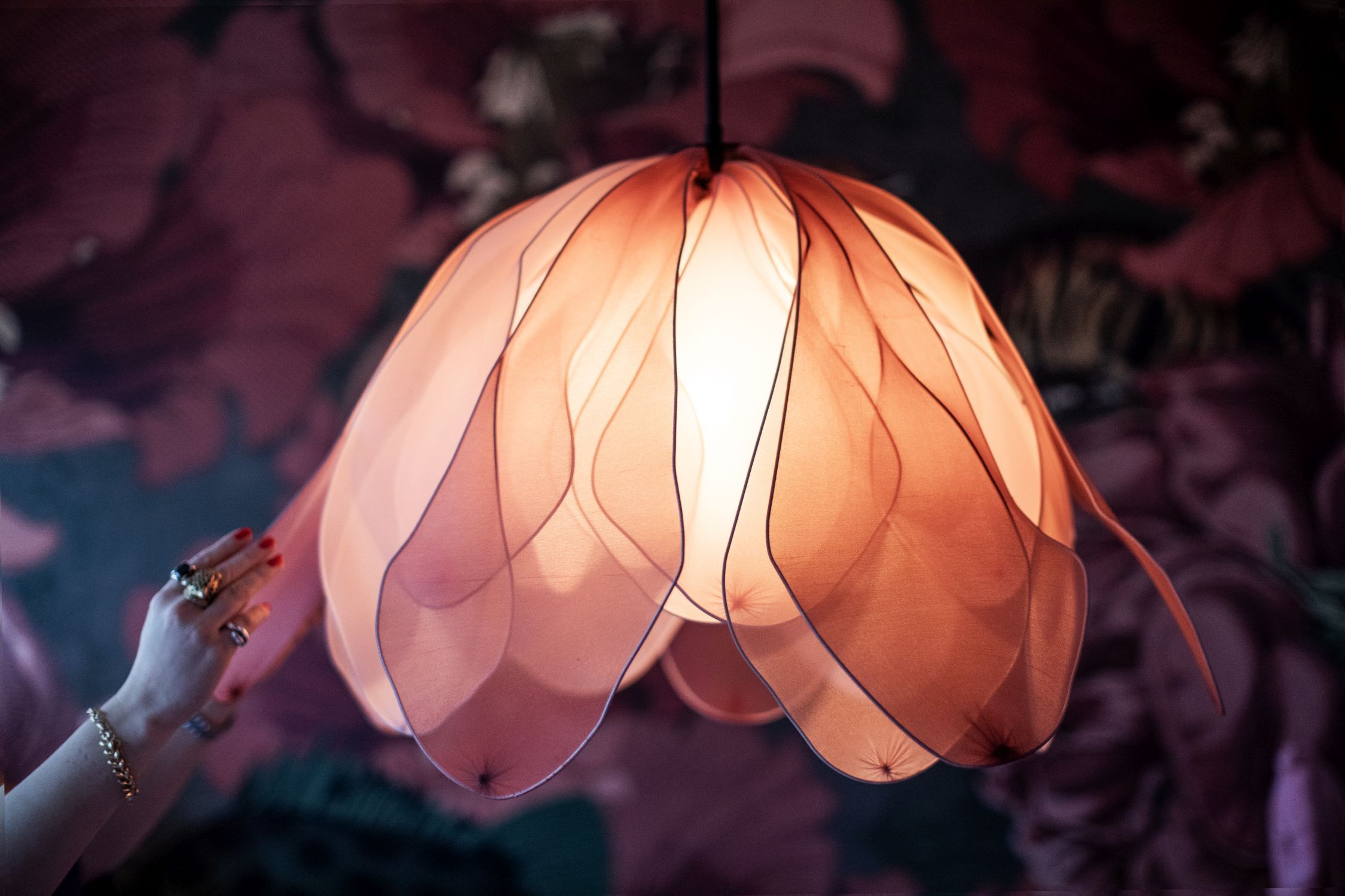 Hängeleuchte Stoff 80 cm breit H: max. 120 cm biegsam Rosa Lampe, Lampenschirm