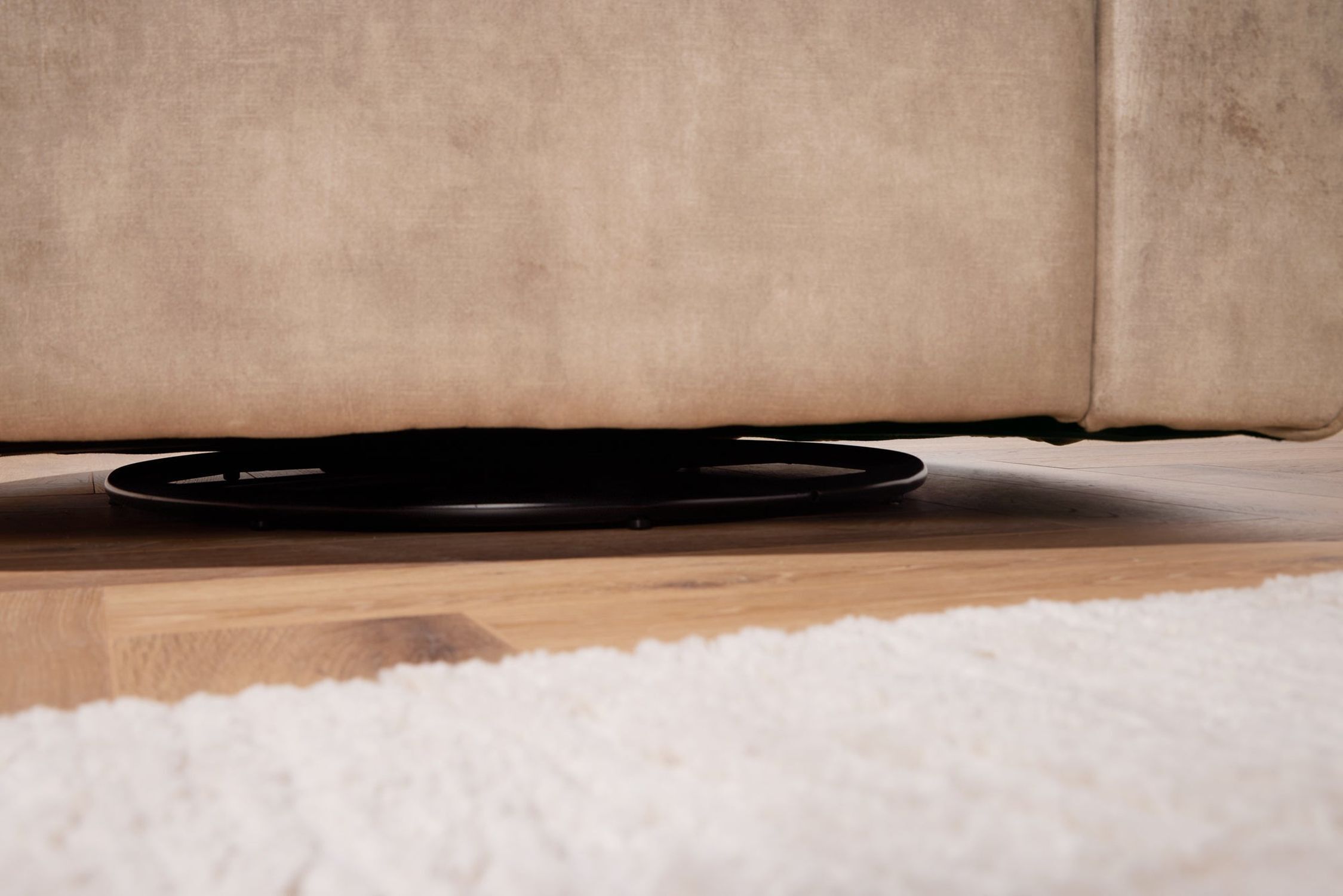 Drehsessel Samt in Greige mit Armlehne Retro Design Drinnen, Innenarchitektur