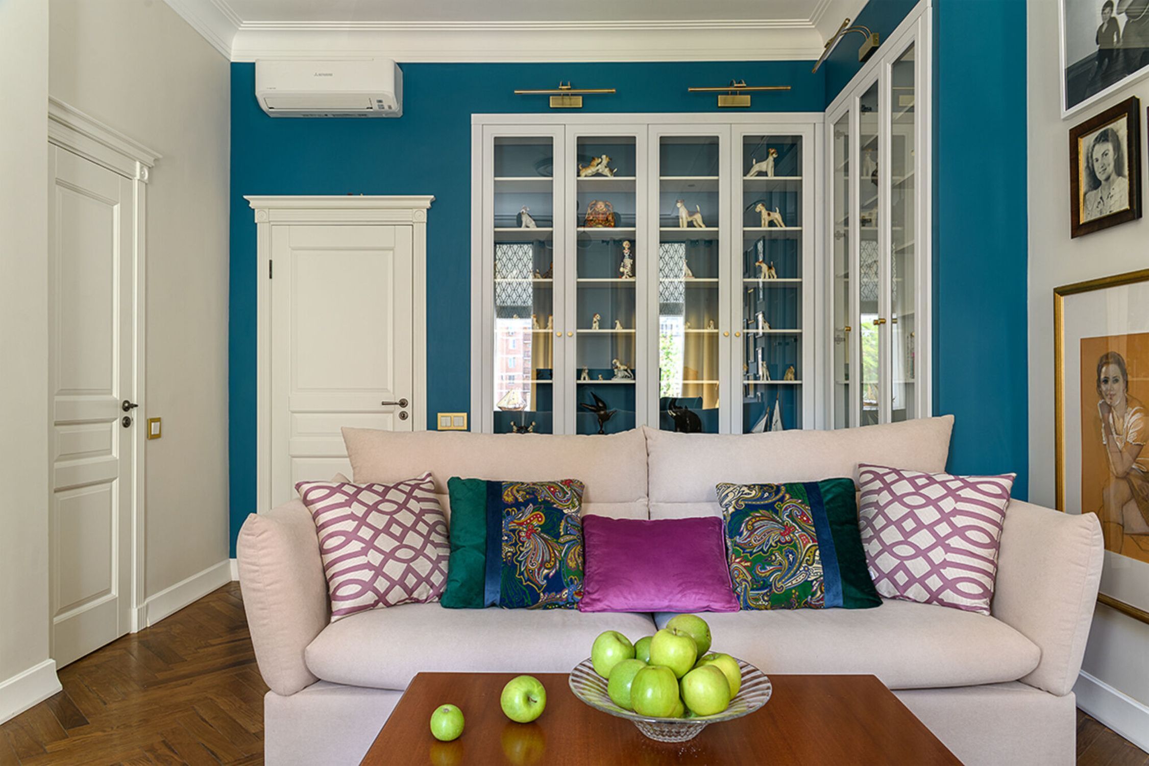 Lampe à tableau LED métal 55 cm de large en bronze allongé Kissen, Dekoration für Zuhause, Wohnzimmer, Innenarchitektur, Couch