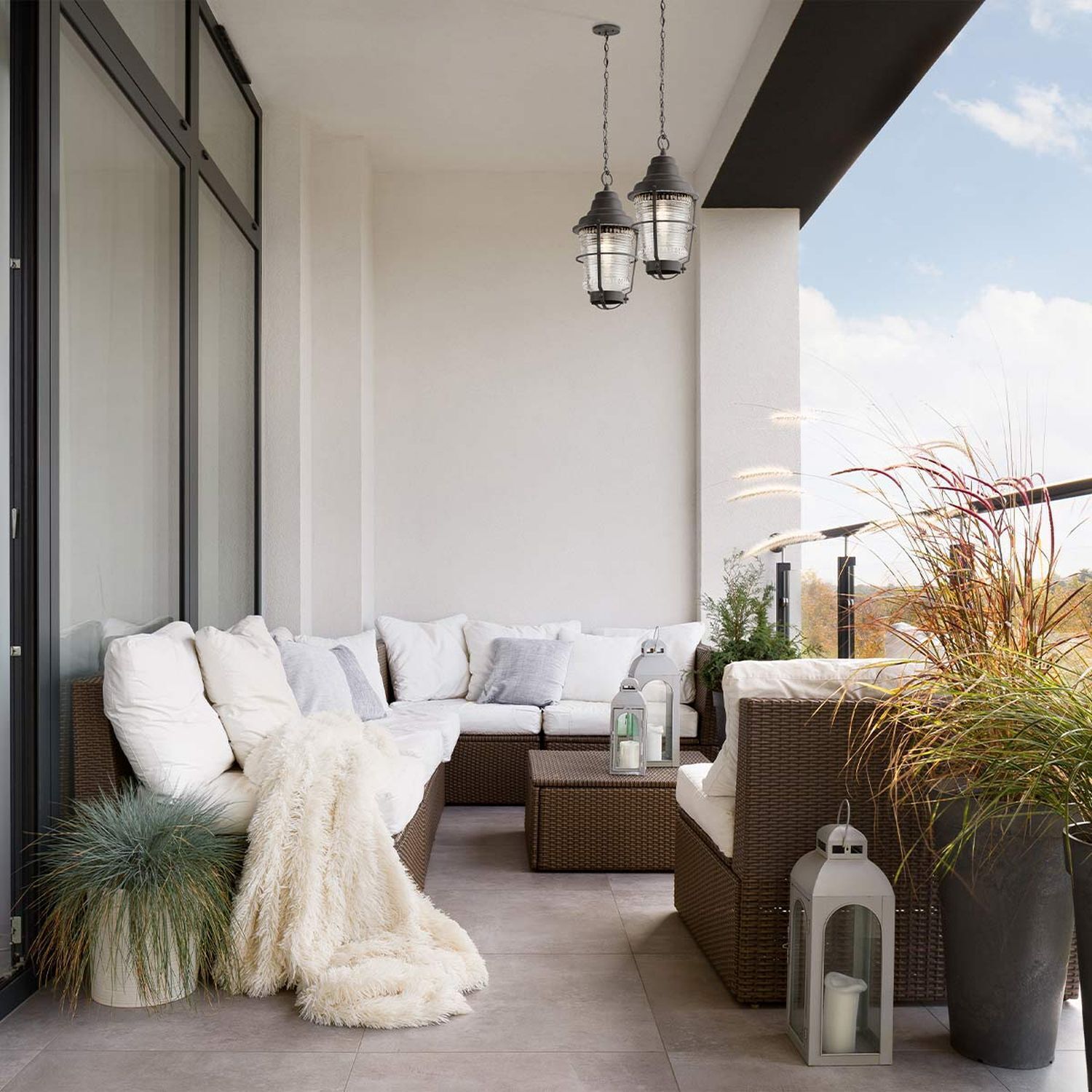 Außenlampe Veranda E27 IP44 H: max. 211,8 cm verstellbar Terrassengarnitur, Wohnzimmermöbel, Rattan-Sofas, Kissen, Laternendekoration