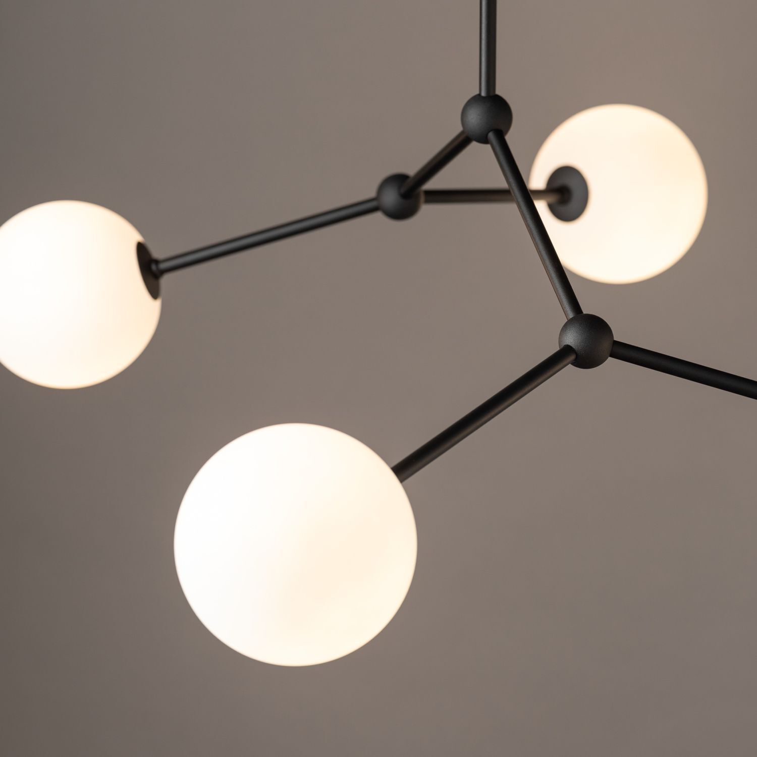 Deckenlampe Kugelschirm Schwarz Weiß Metall Glas