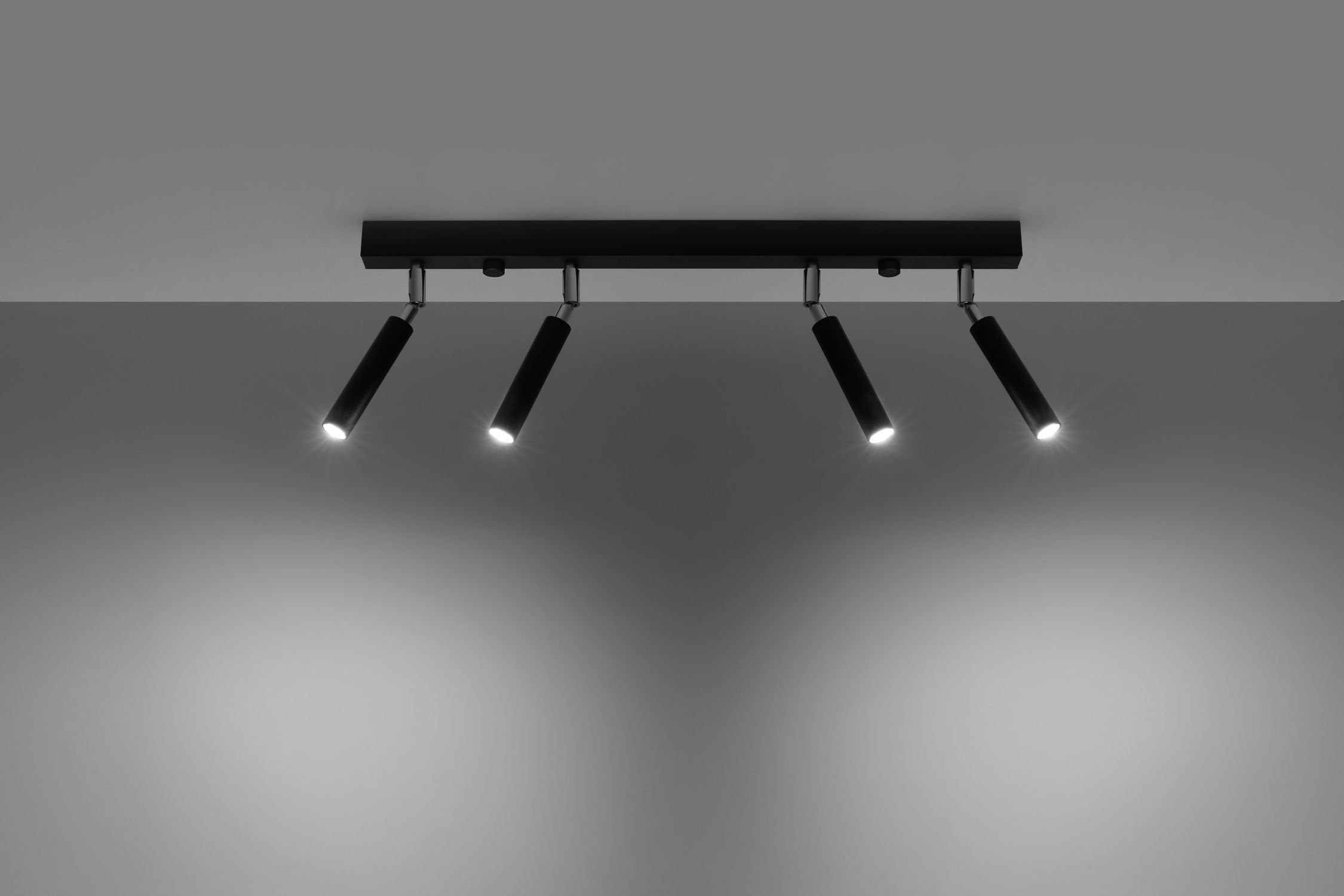 Plafonnier noir métal 4 flammes 60 cm de long