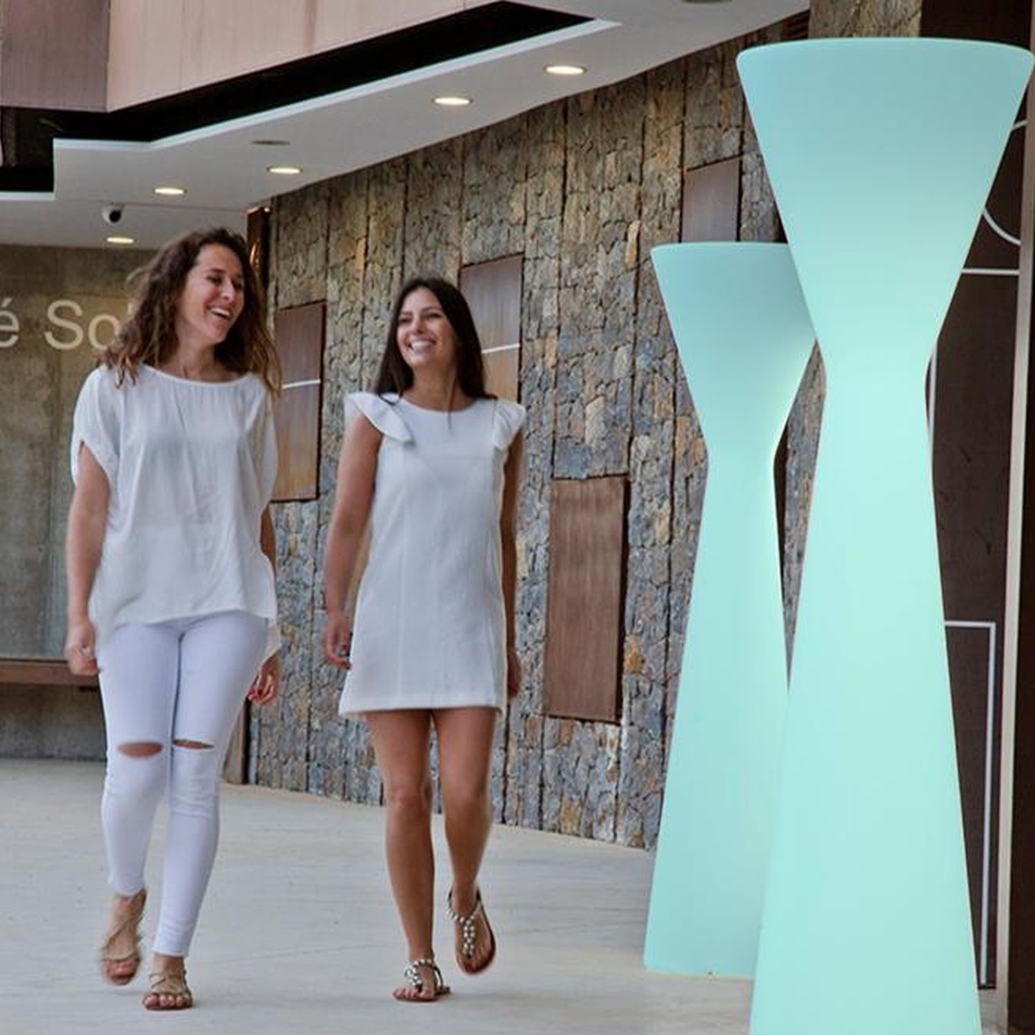 LED Stehleuchte außen Akku Dimmer Farbwechsel 170 cm IP65 Bekleidung, Ärmel, Person