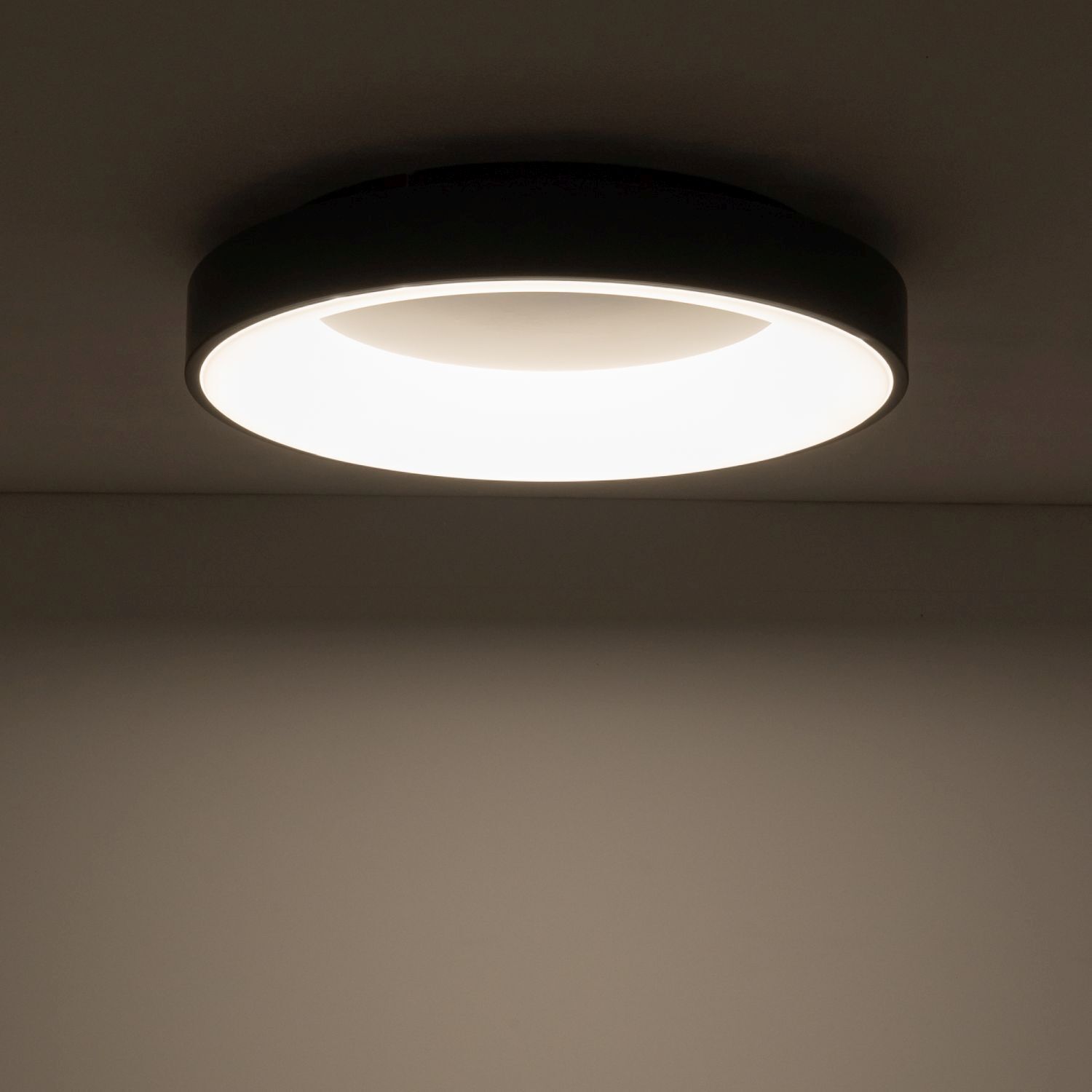 Plafonnier LED métal Ø48 cm noir peu éblouissant confortable