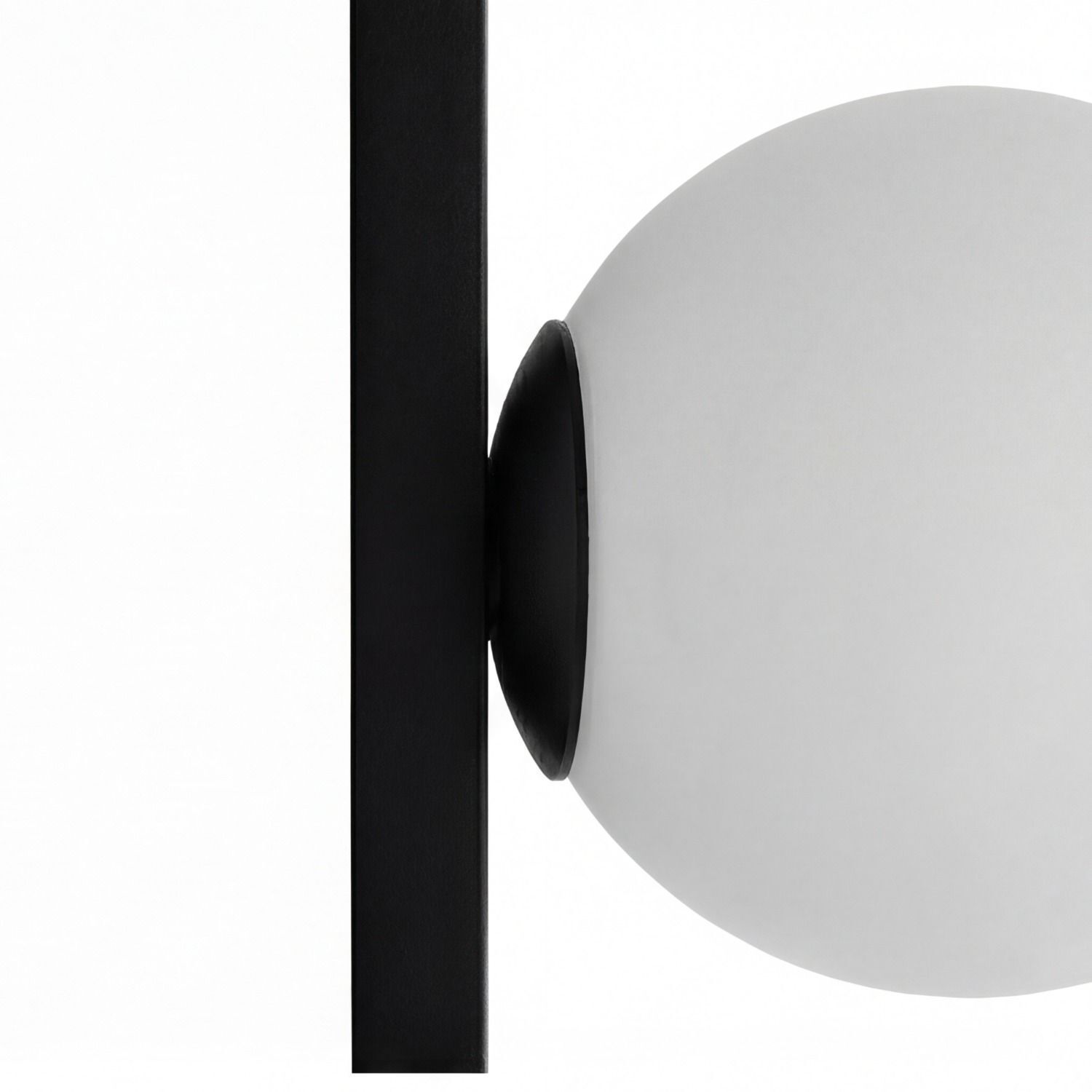 lamp, wandlampe, wanddeko, rundeschaum, schwarzweiß