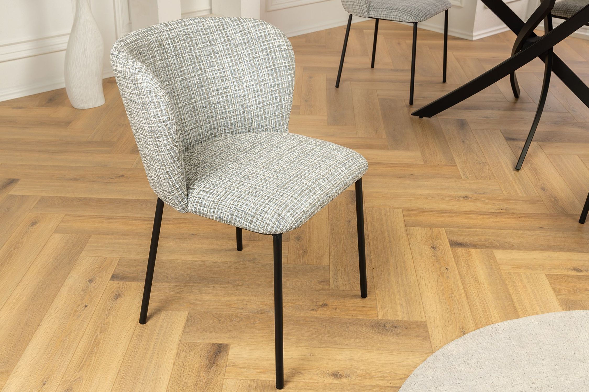 Chaise de salle à manger Blanc Bleu à carreaux Bouclé Métal sans accoudoirs Innenarchitektur, Fußboden, Holz, Mobiliar, Stuhl