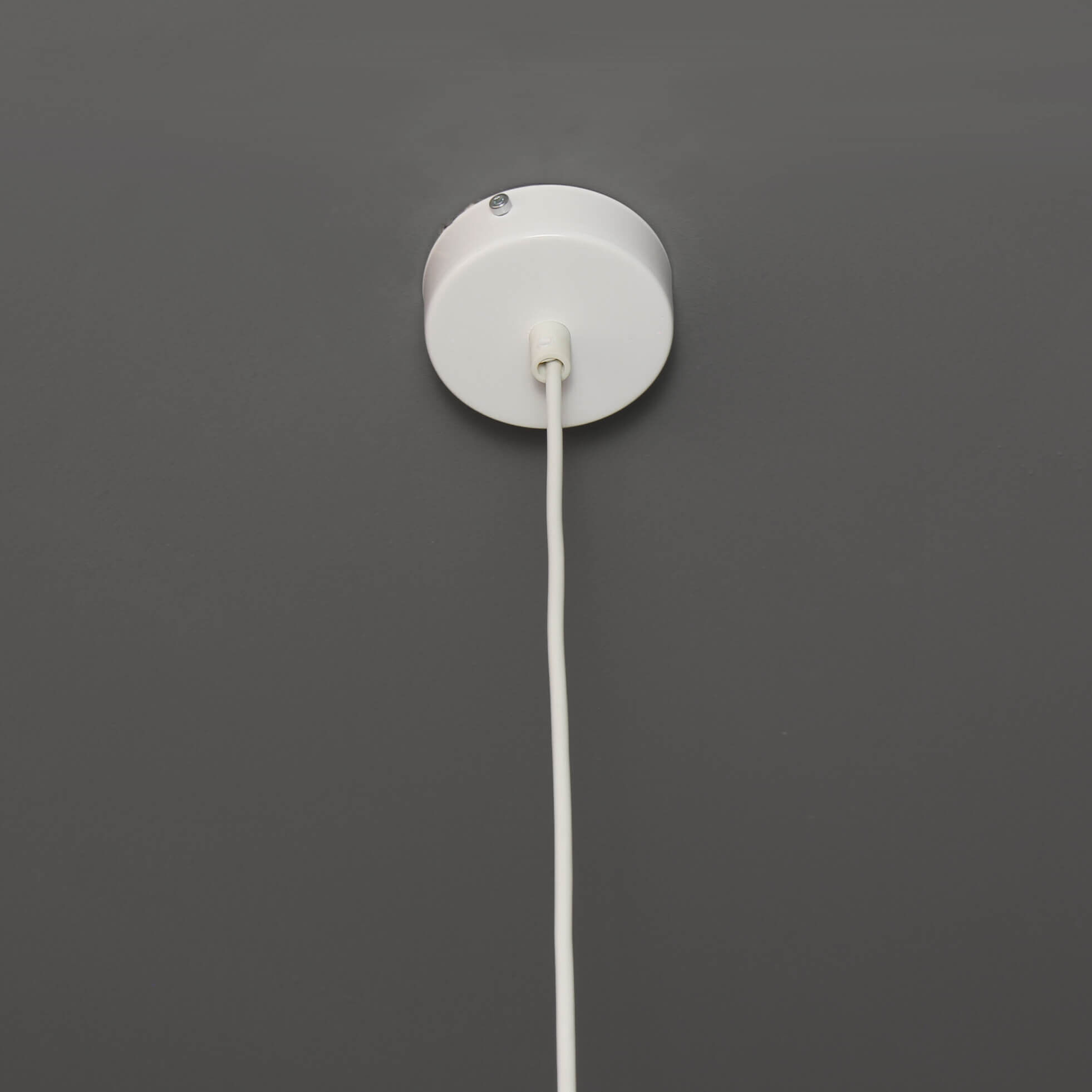 Suspension blanche ronde géométrique