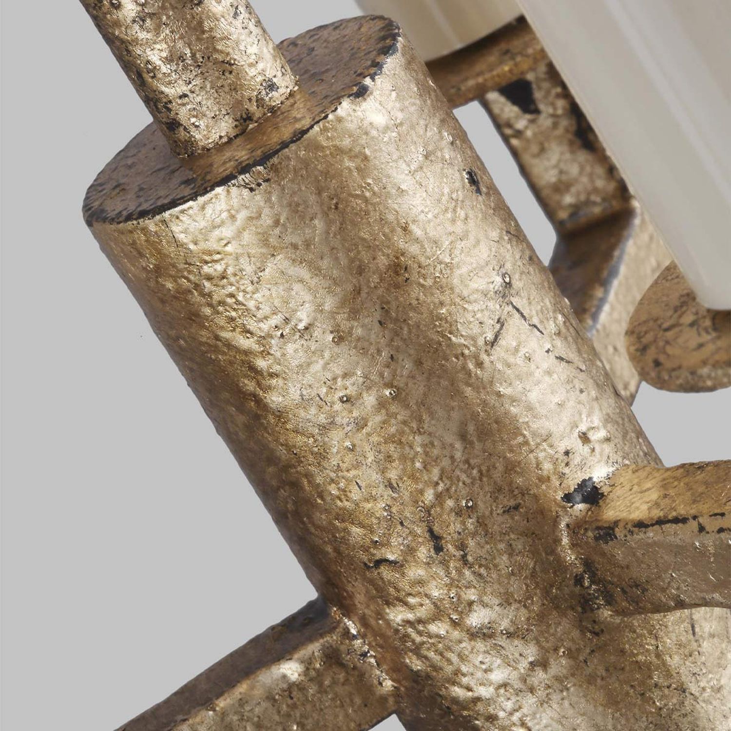 Metall, Guss, Rostpatina, Goldene Farbtöne, Kleinteile