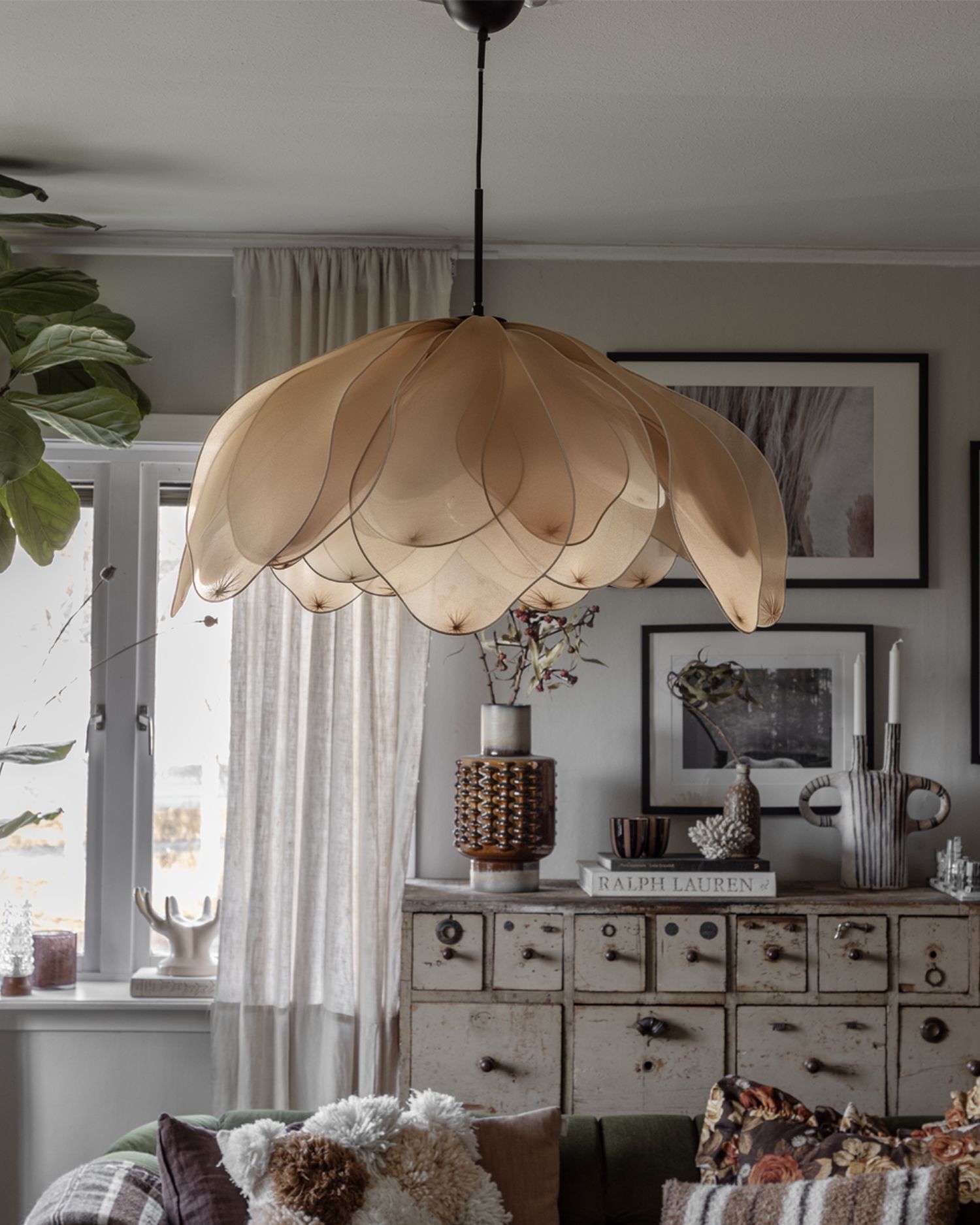 hängelampe, pendelleuchte, holzlampe, wohnzimmer-deko, baumenschuppen-figur?