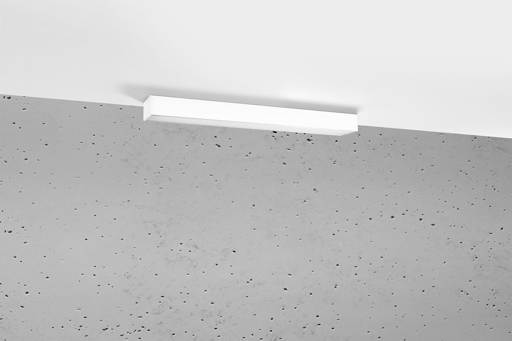 Plafonnier LED Blanc Métal 67 cm long plat KARENA