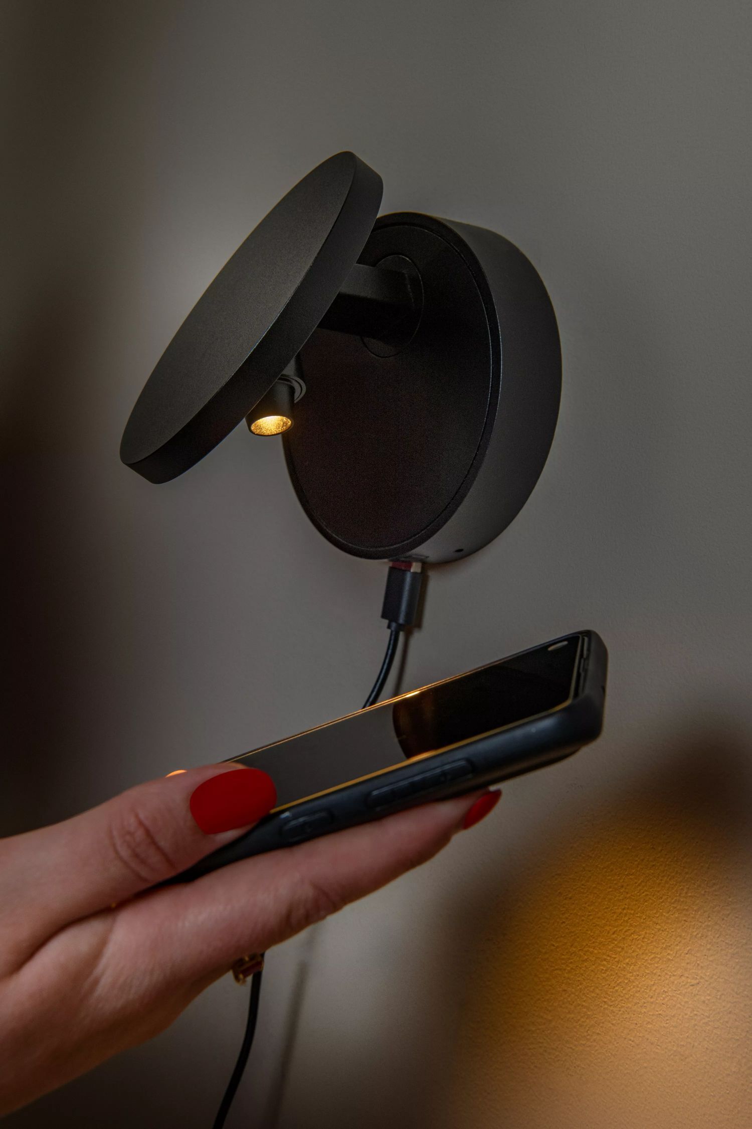 LED Wandlampe verstellbar Schwarz T:15,1 cm 1800-3000 K Elektronik, Telefon