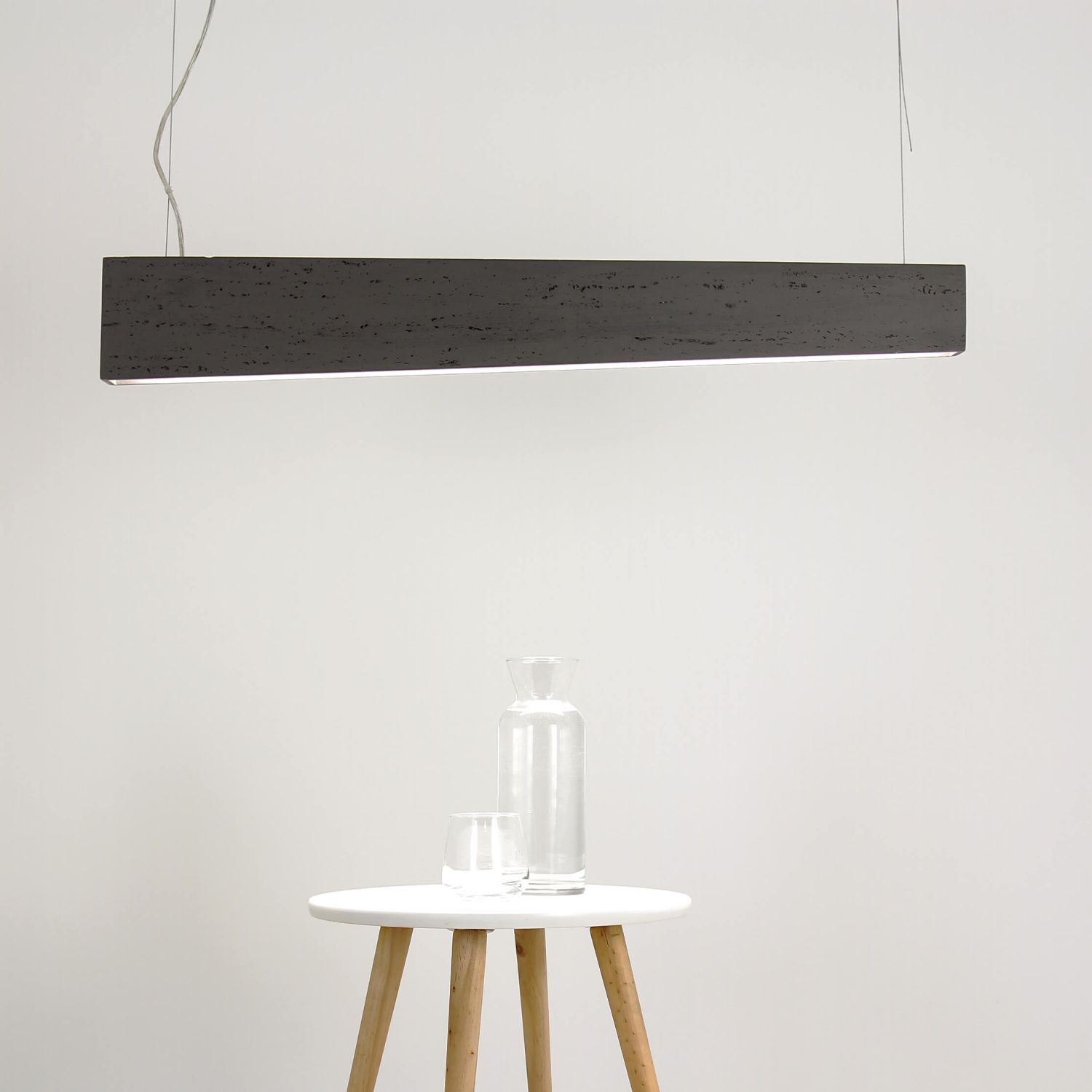 Suspension large en gris Drinnen, Innenarchitektur, Regal, Mobiliar, Tabelle