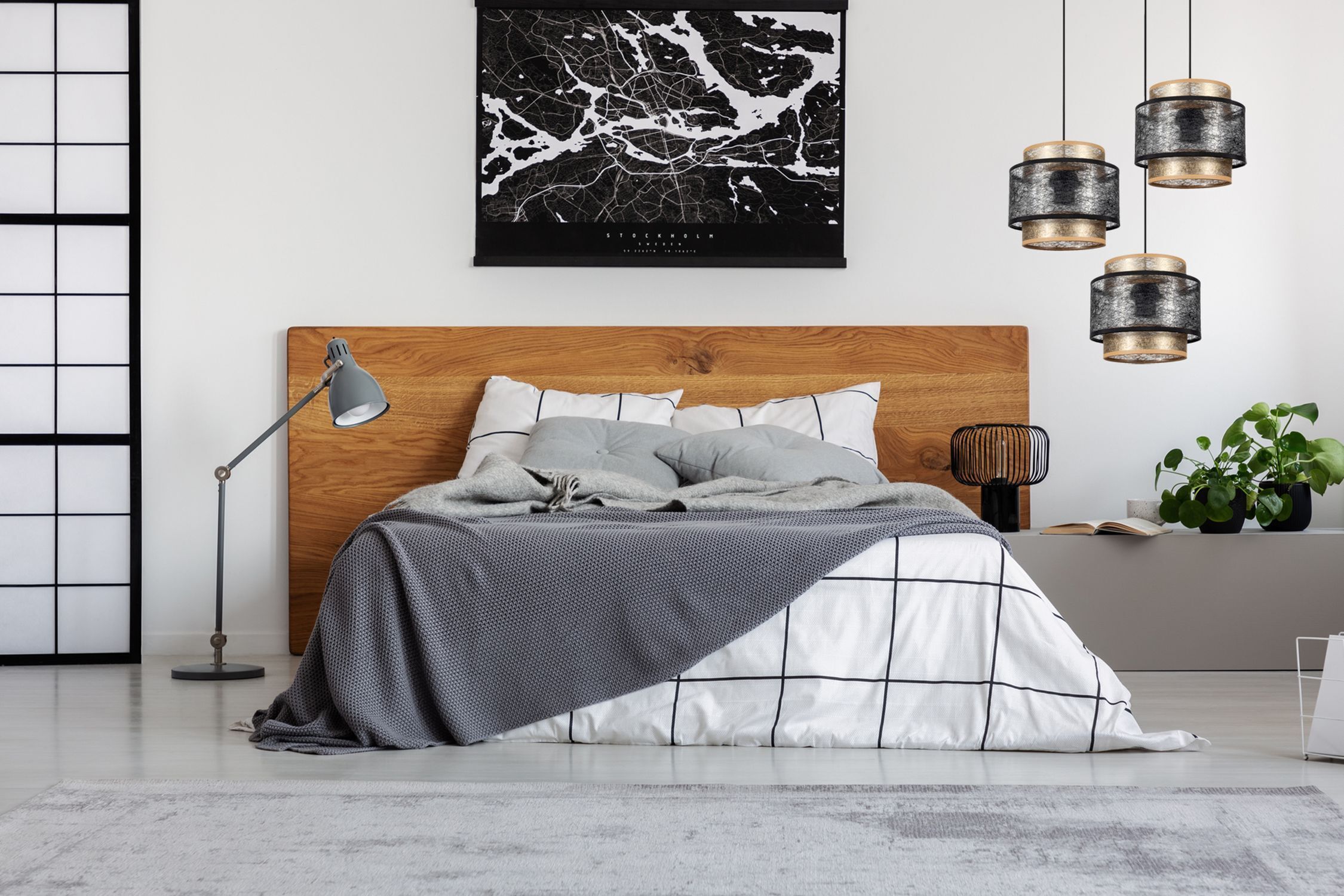 Bett, Bettgestell, Kopfteil Holz, Bettdecke, Kissen