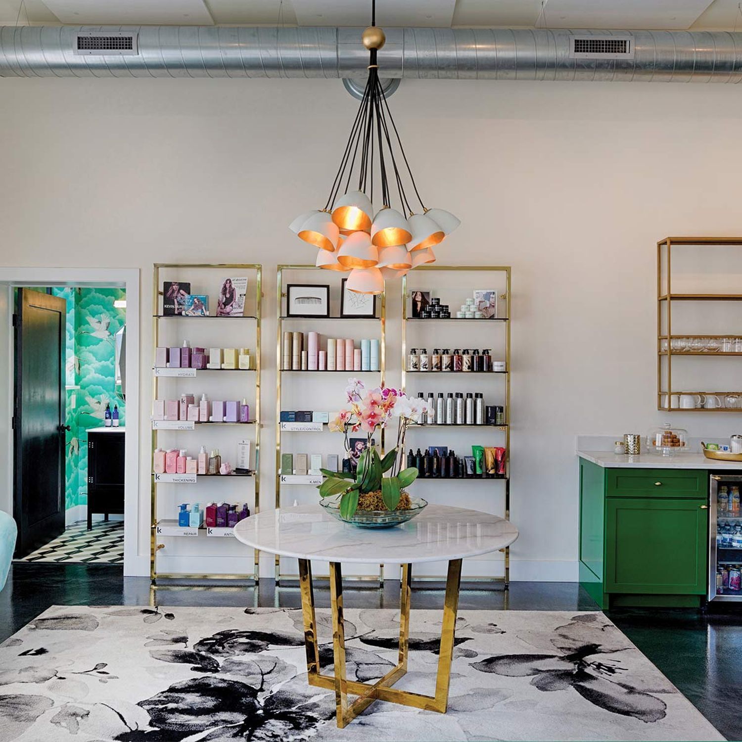 Schreibtisch, Mobiliar, Inneneinrichtung, Teppich, Drinnen