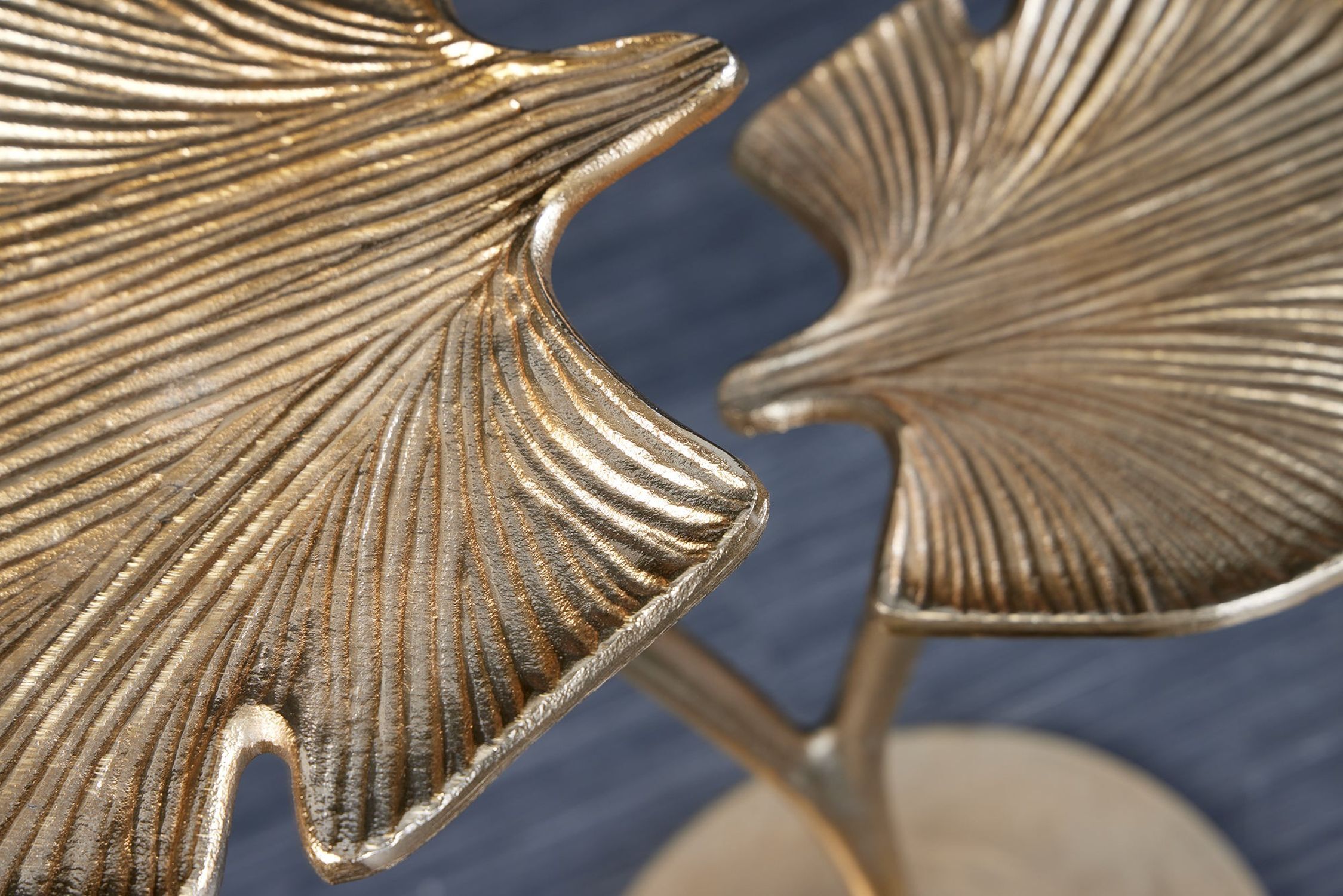 Beistelltisch Metall in Gold 50 x 32 cm Handarbeit Beistelltisch Metall in Gold 50 x 32 cm Handarbeit