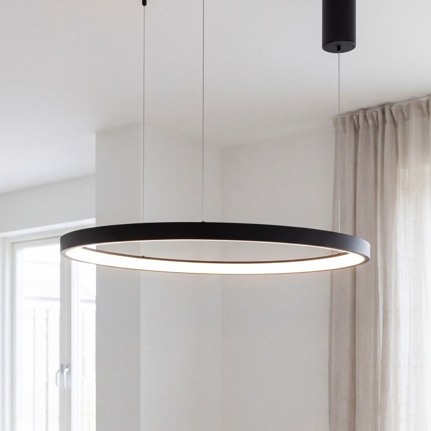 Pendelleuchte, Ring-Lampe, hängende Lampe, kreisrunde Lampe, moderne Beleuchtung