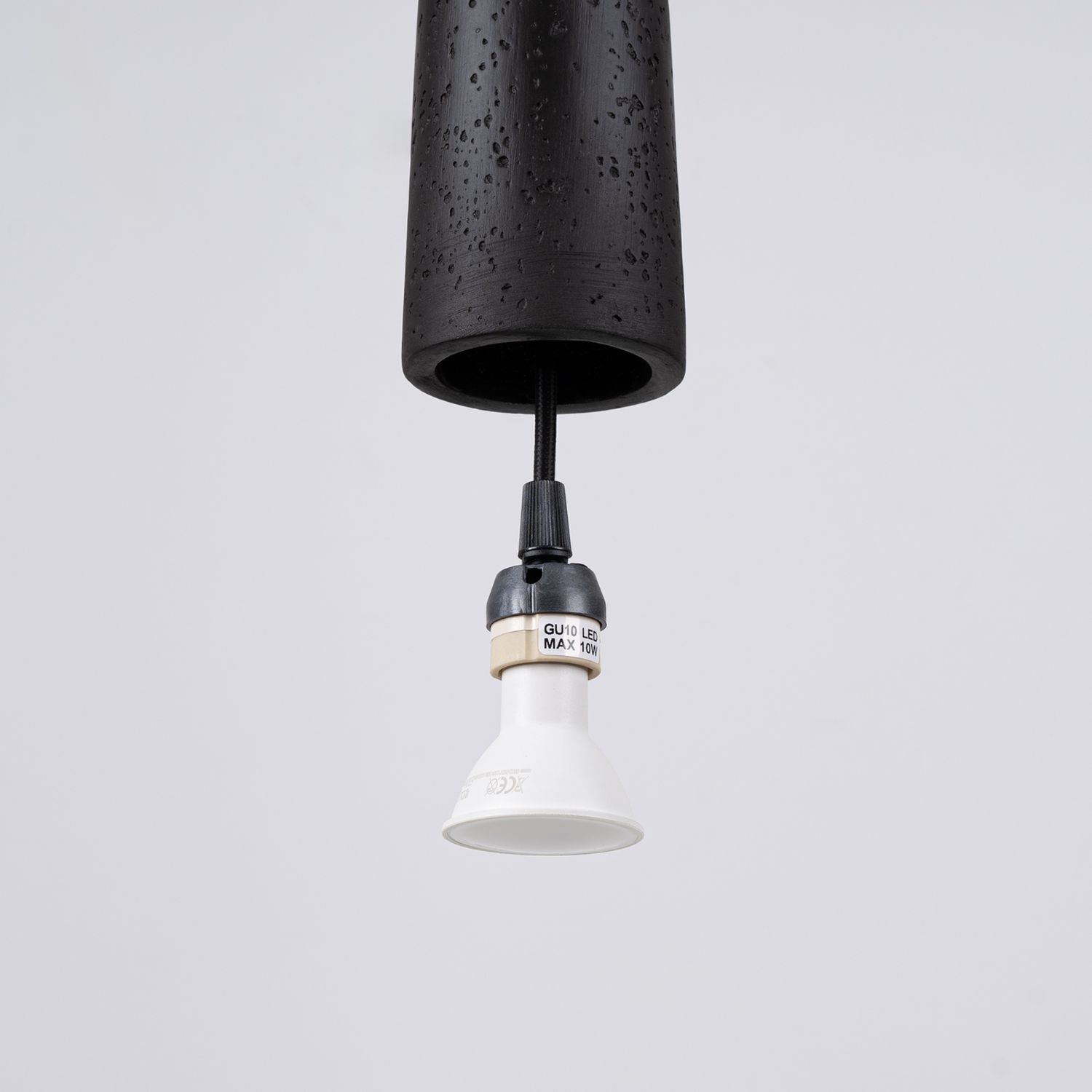 Stilvolle Hängelampe Beton Schwarz GU10 Ø8 cm rund pendant light, deckenlampe, glühlampe, weiße glübirne, schwarze deckenverkleidung