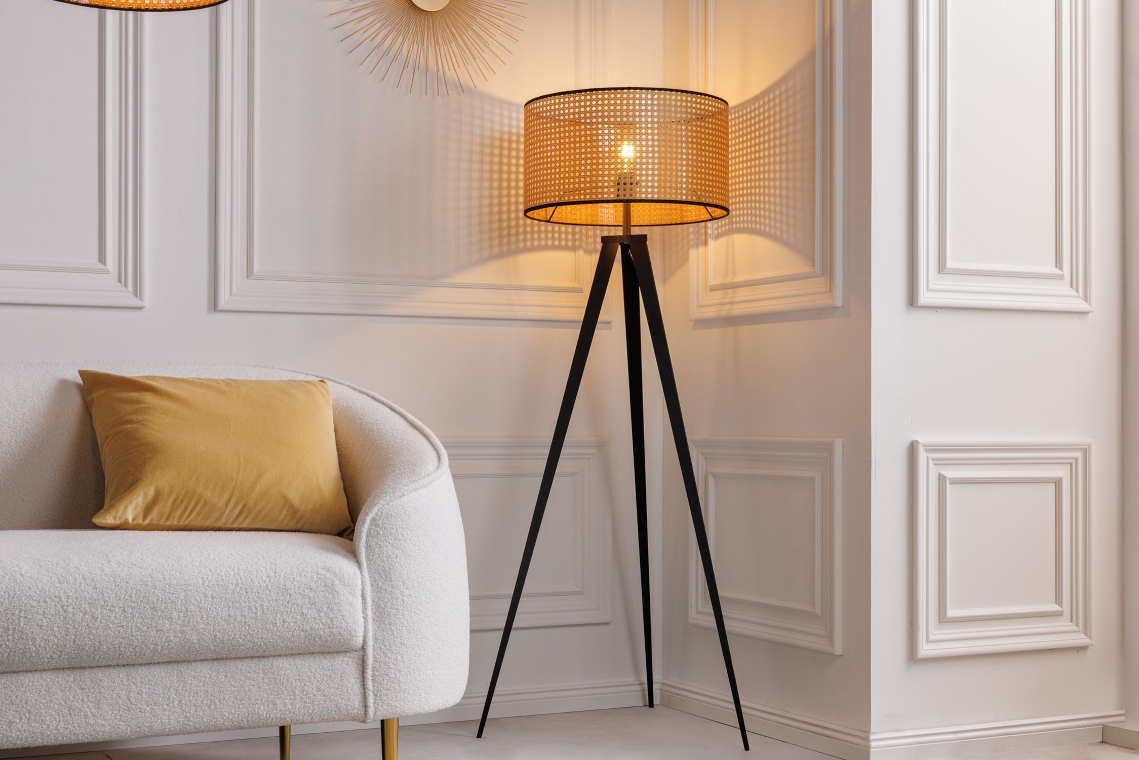 Lampadaire tripode bois plastique tressage viennois E27