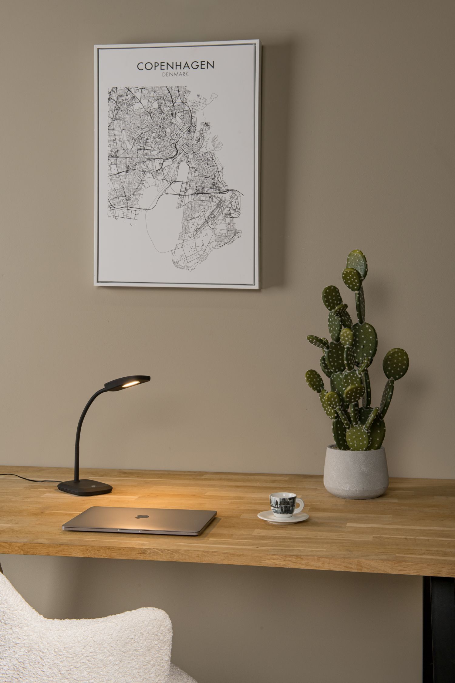 Moebel, Tabelle, Schreibtisch, Lampe, Tischplatte