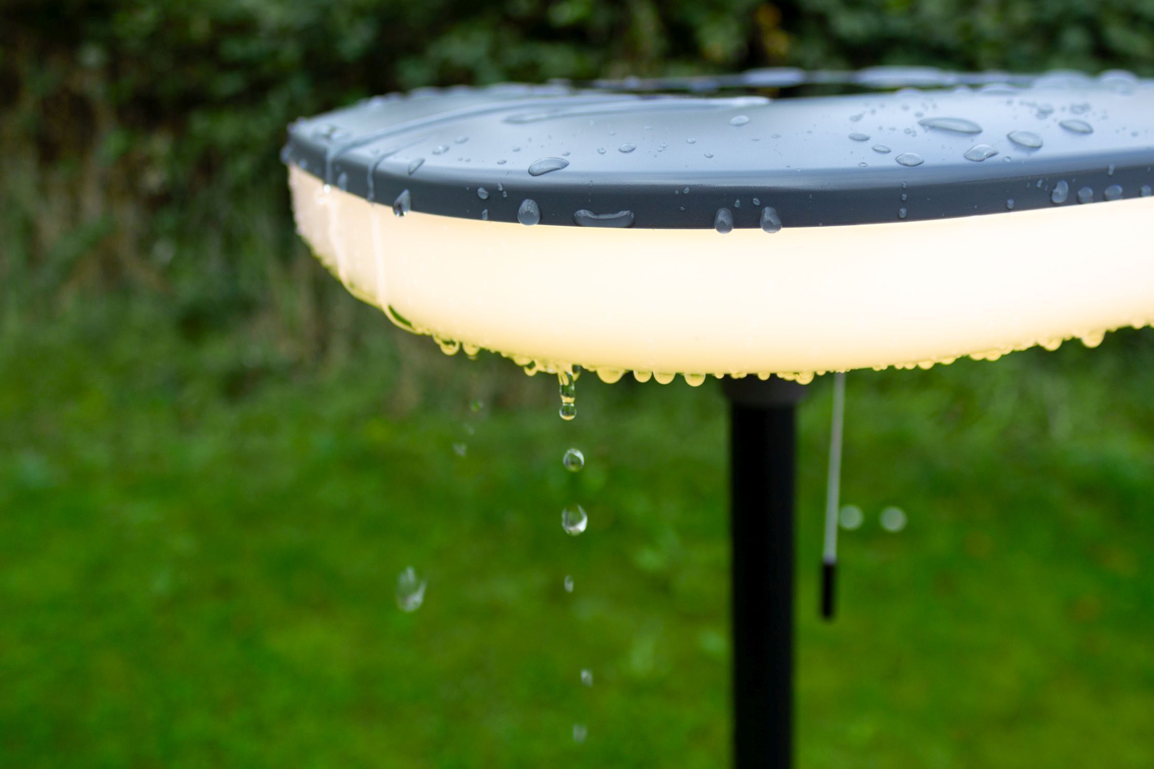 Lampe d'allée solaire à intensité variable avec interrupteur à tirette 170 cm IP54